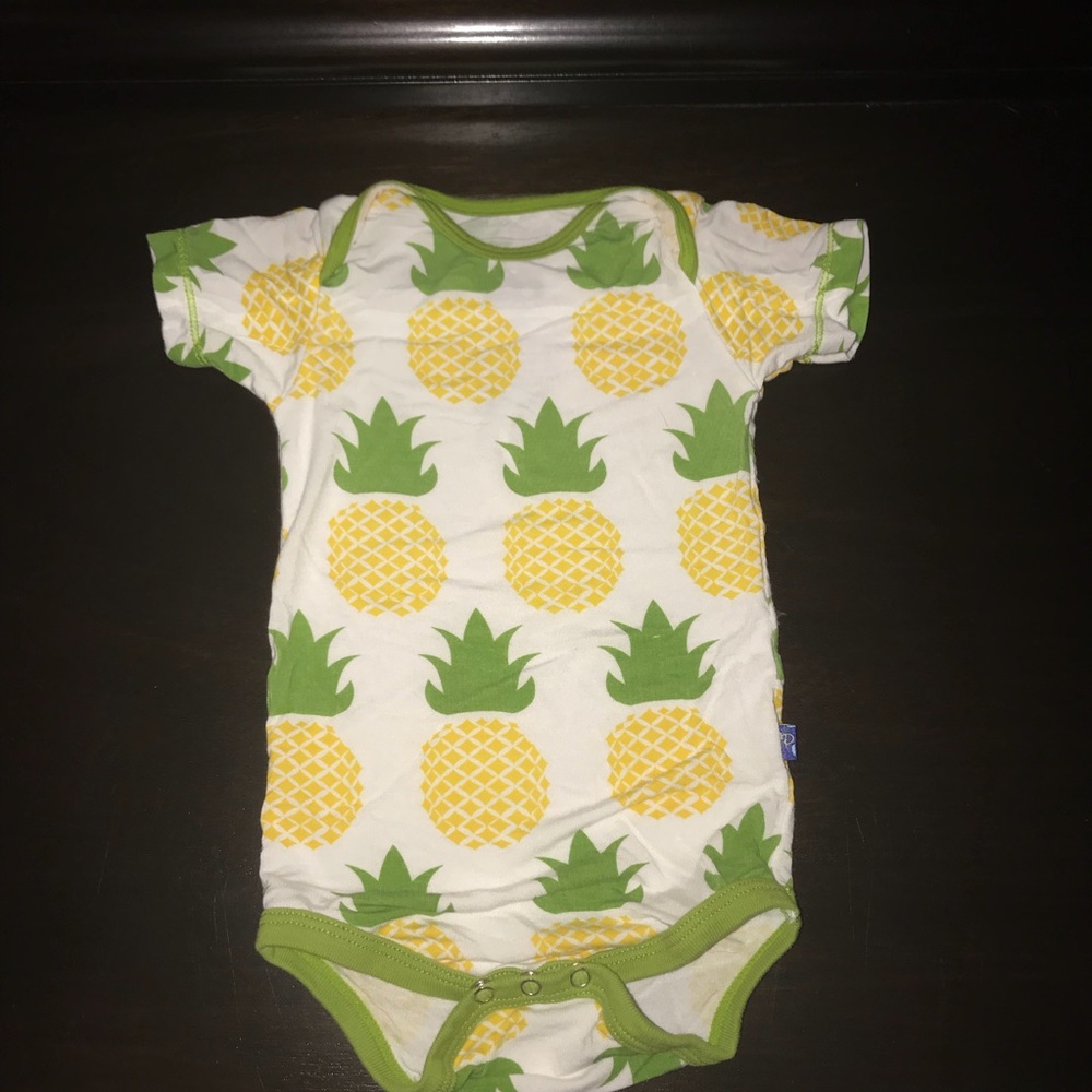 KicKee Pants Pineapple Onesie 🍍